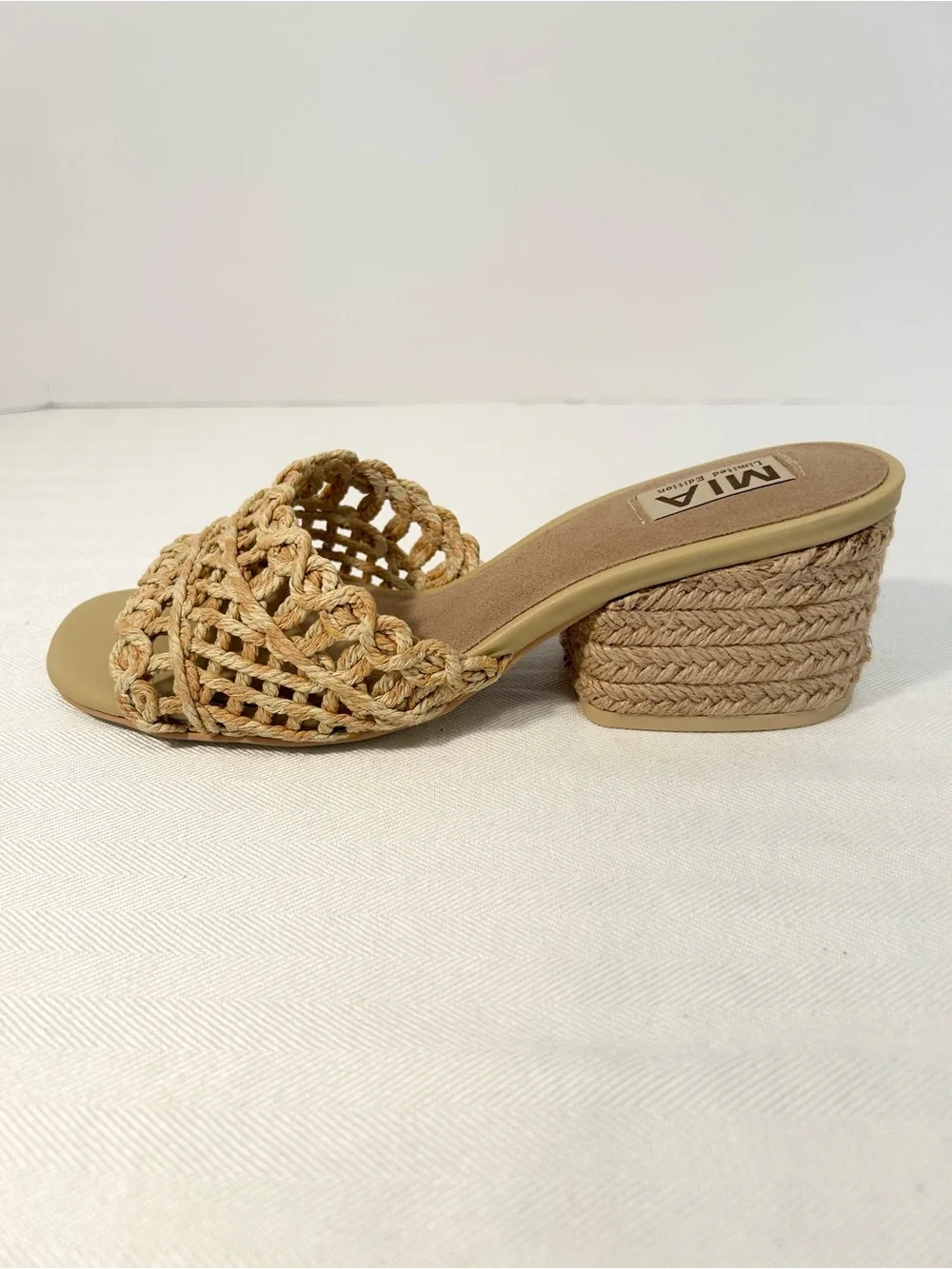 Mia Idella Natural Woven Sandals NIB